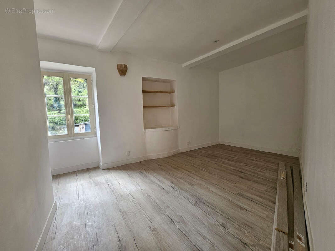 Appartement à L&#039;ESCARENE