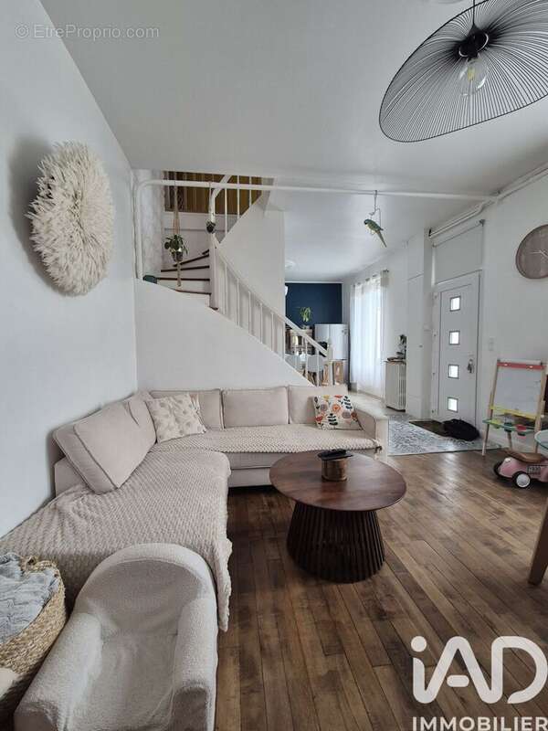 Maison 114 m² à Thouars  - photo 2