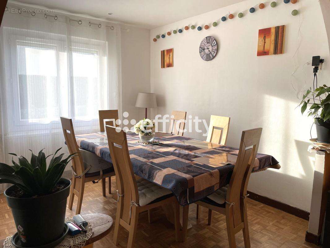 Maison à SAINTE-GENEVIEVE