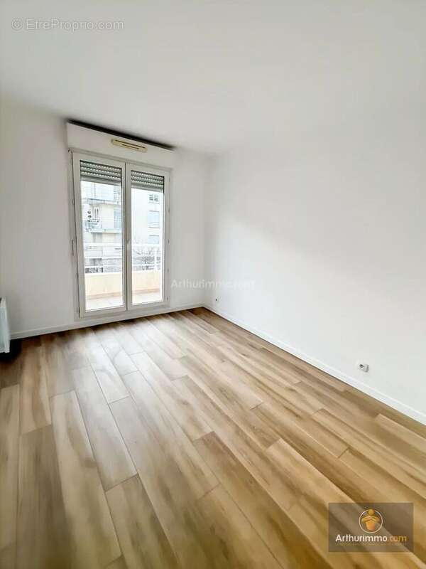 Appartement à CORBEIL-ESSONNES