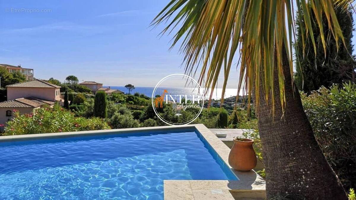 Maison à LES ISSAMBRES