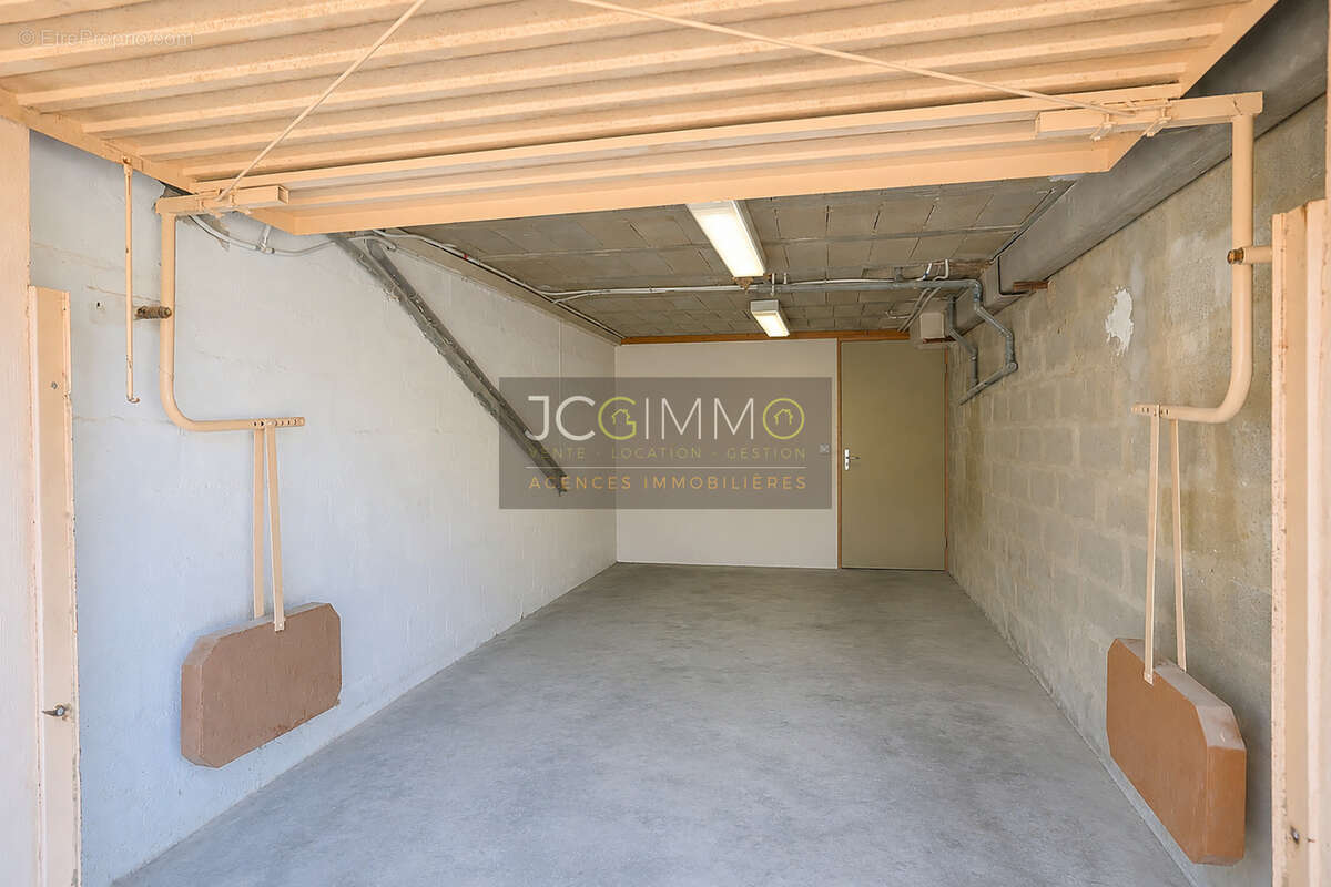 Appartement T3 - 56,05m2 + Garage + Cave (25,6 m2) + Terrasse - Le Pradet 'Les Gravettes' - photo 15