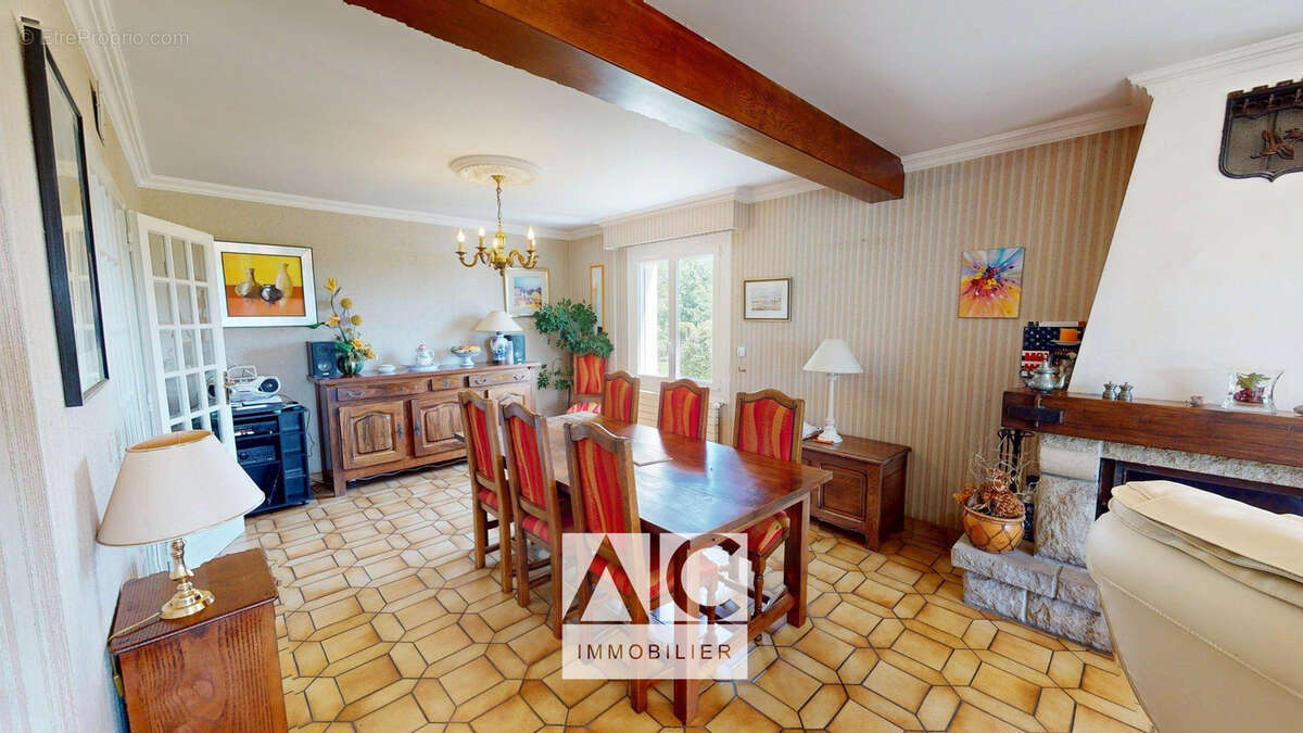 Maison à PLOUNEVEZ-QUINTIN
