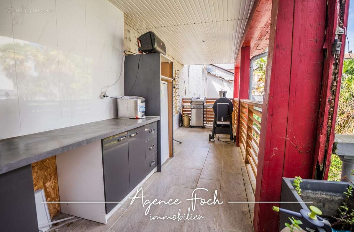 Appartement 600 m² à Tarbes  - photo 8