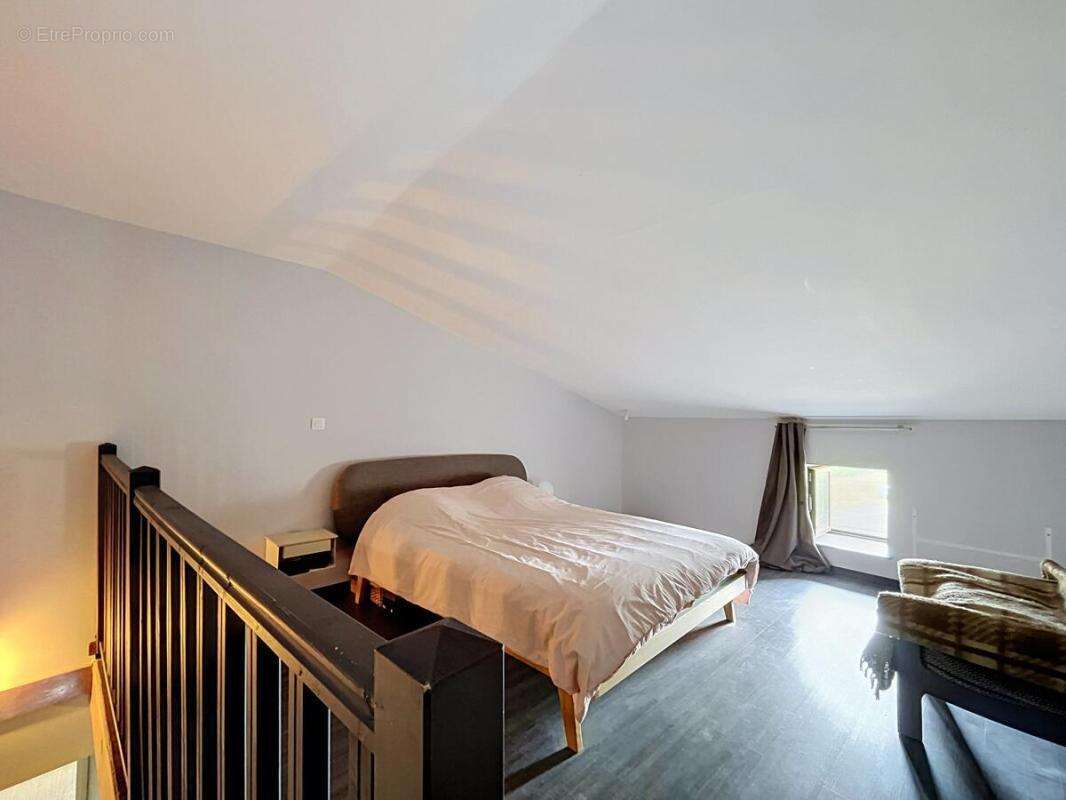 Maison 140 m² à Glaine-Montaigut  - photo 16