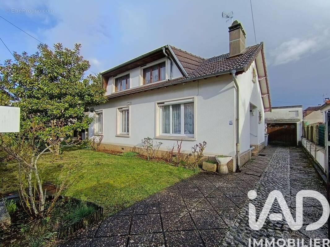 Photo 1 - Maison à COMBS-LA-VILLE