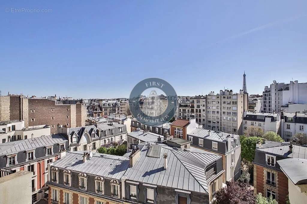 Appartement à PARIS-16E