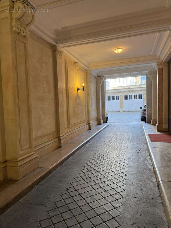 Commerce à PARIS-7E