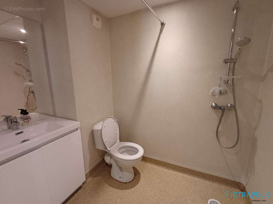 Appartement à PIERRE-BENITE