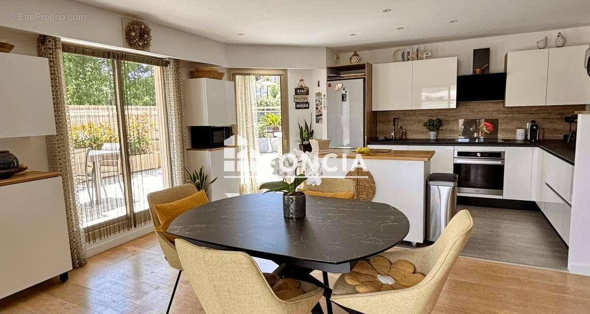 Appartement à MANDELIEU-LA-NAPOULE