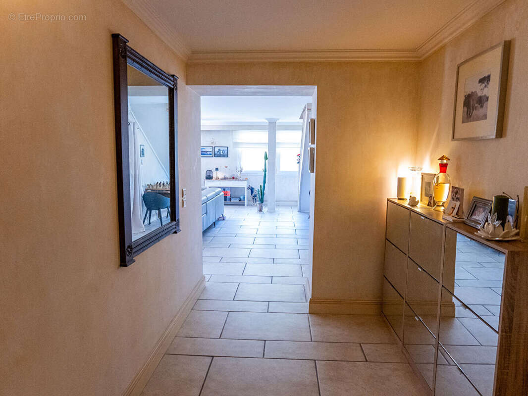 Appartement à ONET-LE-CHATEAU