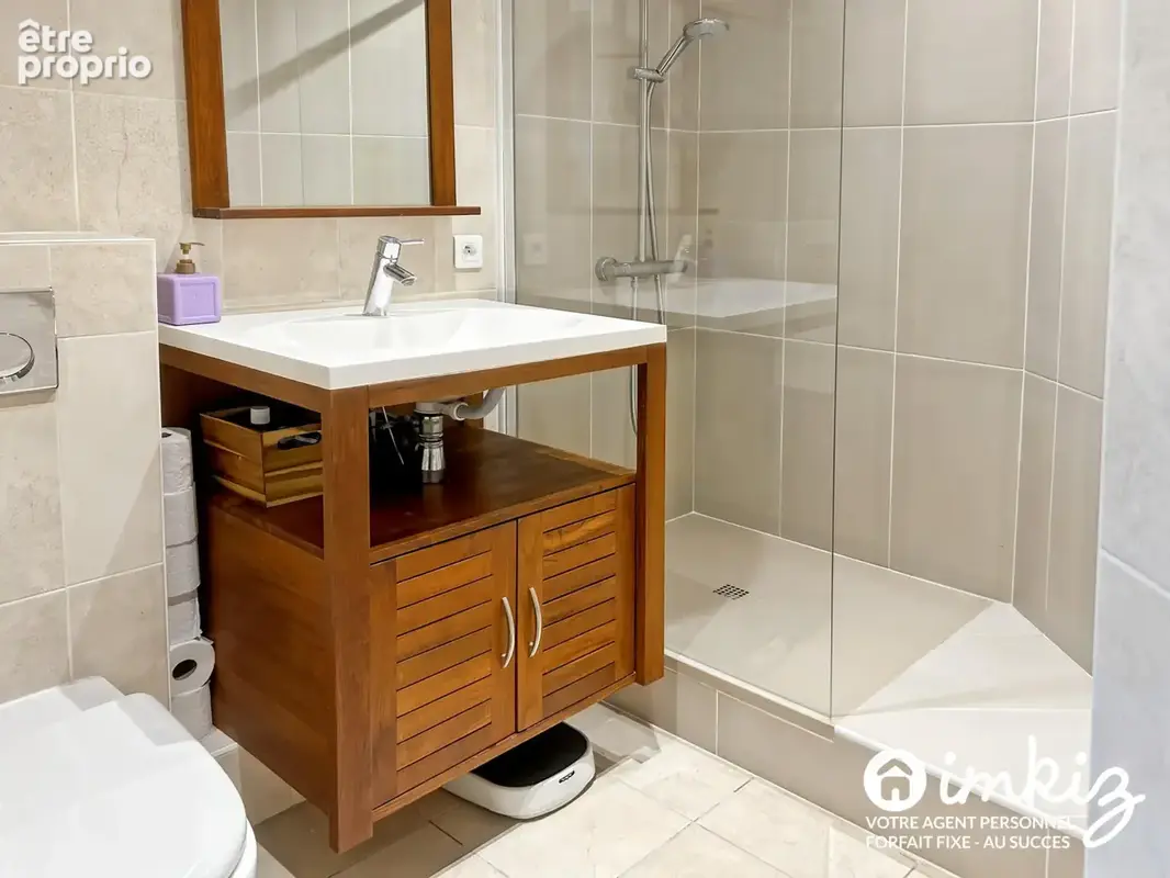 St-Maurice  T5  107 m²  balcon terrasse 2 parkings - photo 11