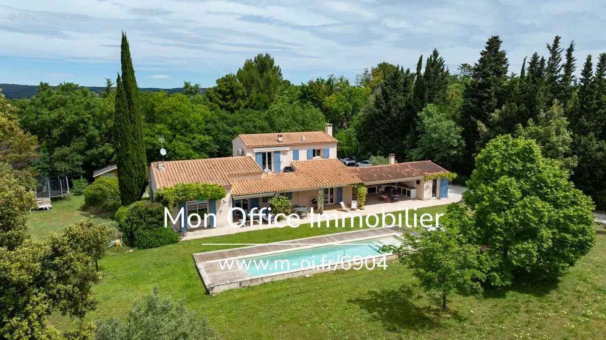 Référence : 6904-DVI. - Maison 5 pièces dont 2 suites parentales 190 m2,  agrandissement possible, terrain de 4 700m2 - photo 3
