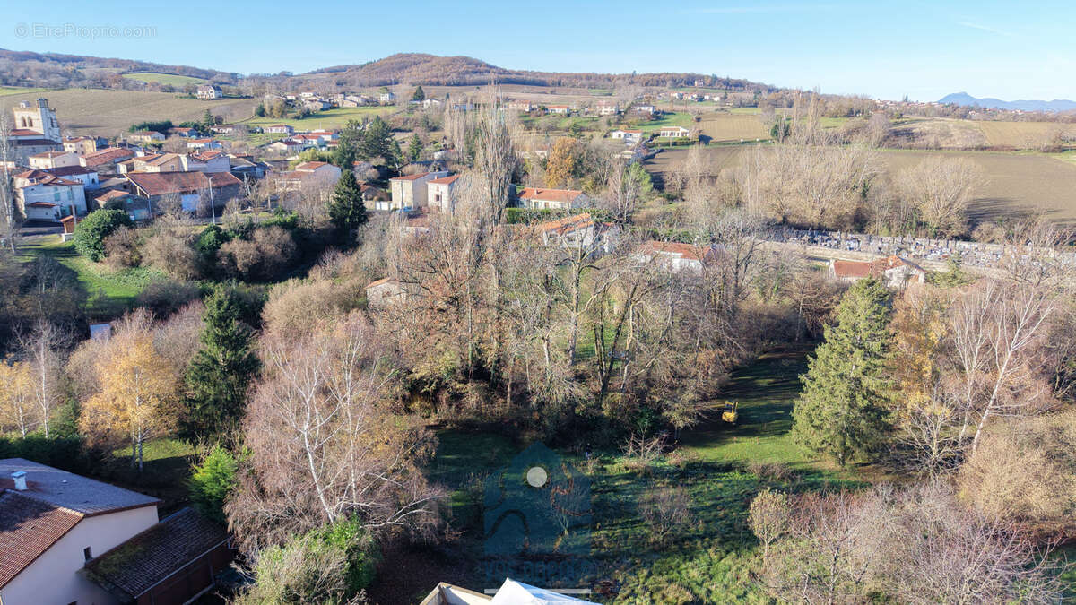 Terrain à SAINT-JULIEN-DE-COPPEL