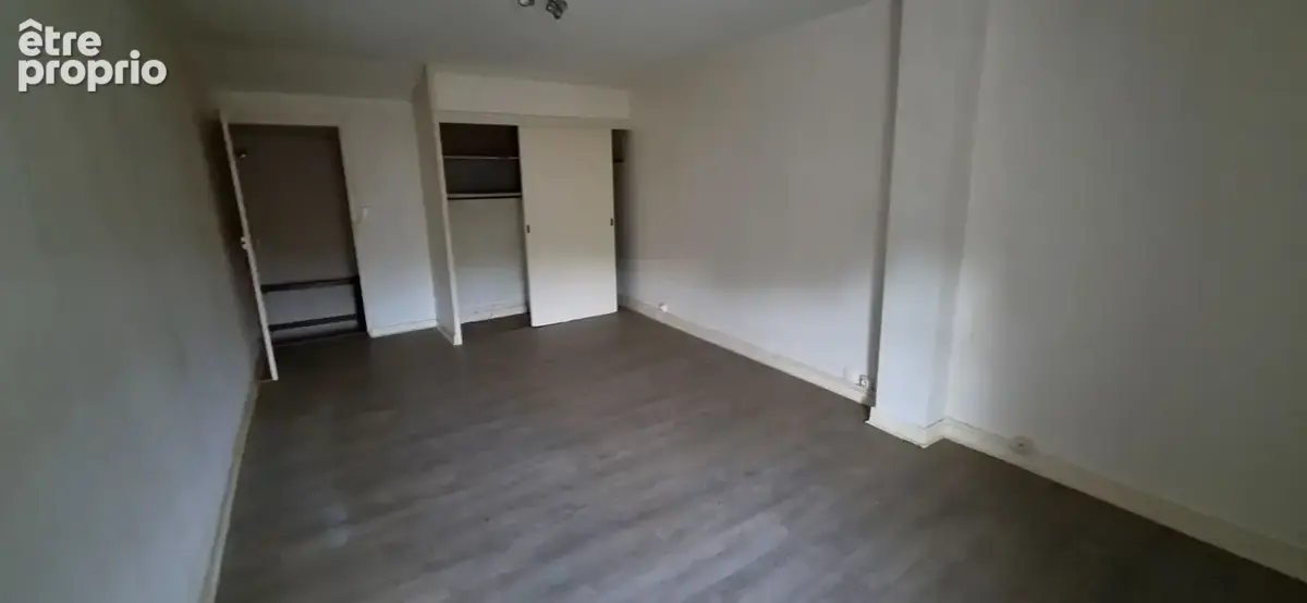 Immeuble Pont Eveque 6 pièce(s) 126.81 m2 - photo 4