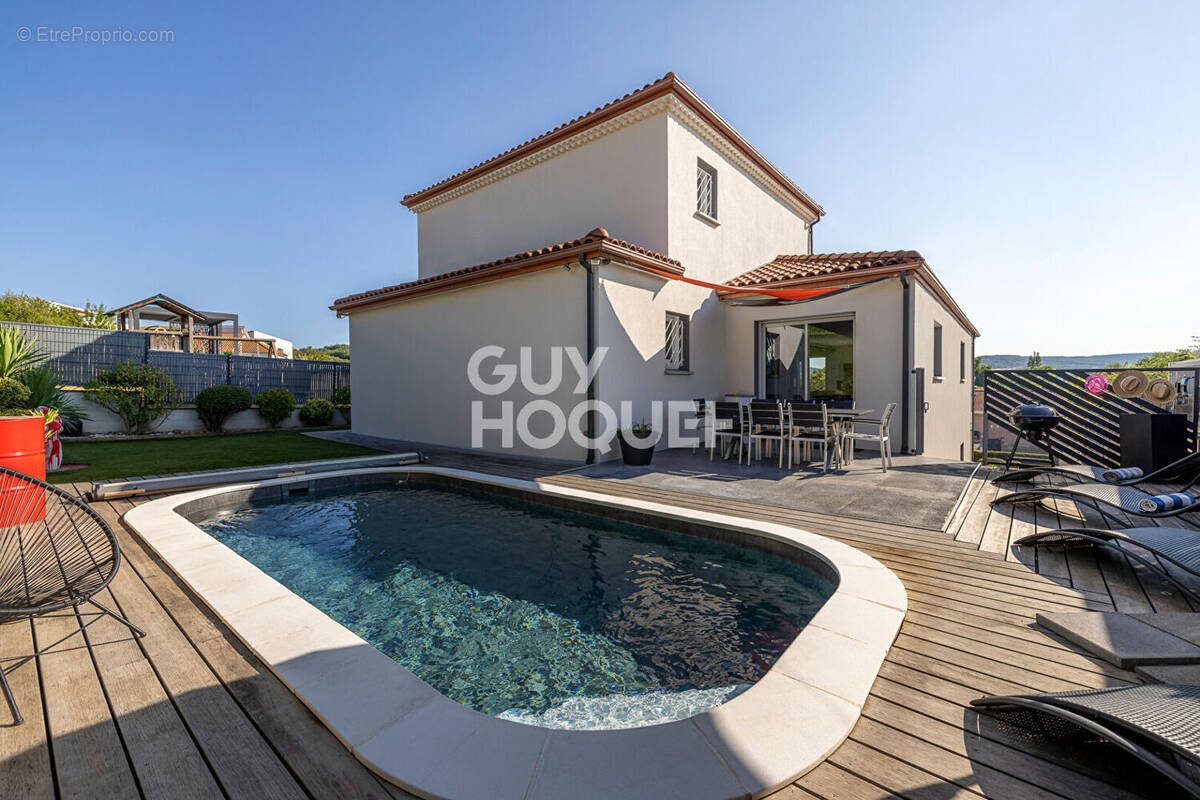 Maison 5 pièces 156 m² · à Le Cendre · 156 m² · 515 000 €