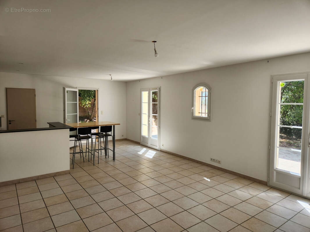 Maison à MERINDOL-LES-OLIVIERS