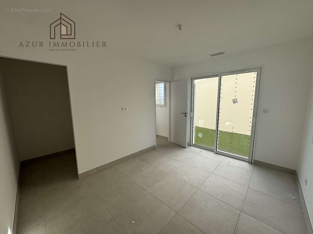 Maison à NISSAN-LEZ-ENSERUNE