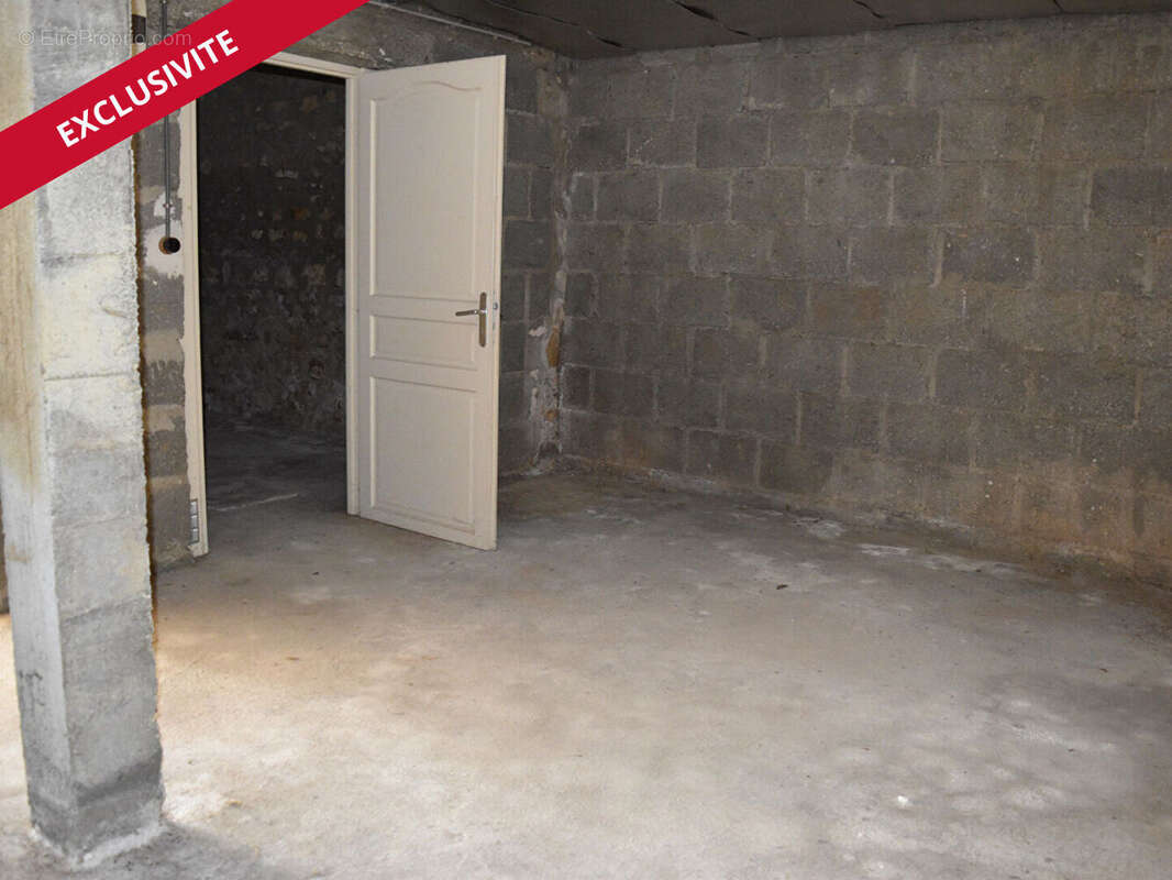 Maison à SAINT-PIERRE-D&#039;EXIDEUIL