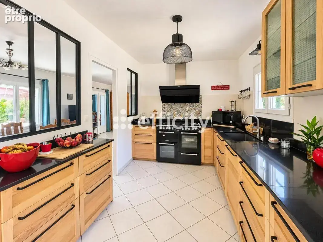 Maison 7 pièces 171 m² à vendre à Lagorce (33230) - photo 2