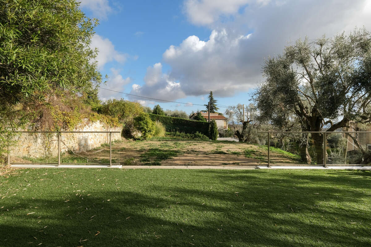Maison à TOURRETTES-SUR-LOUP