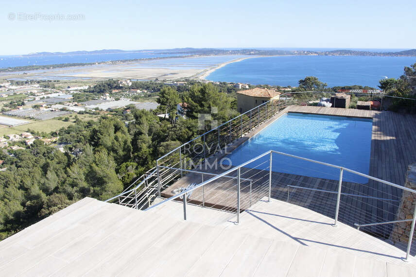 Maison à HYERES