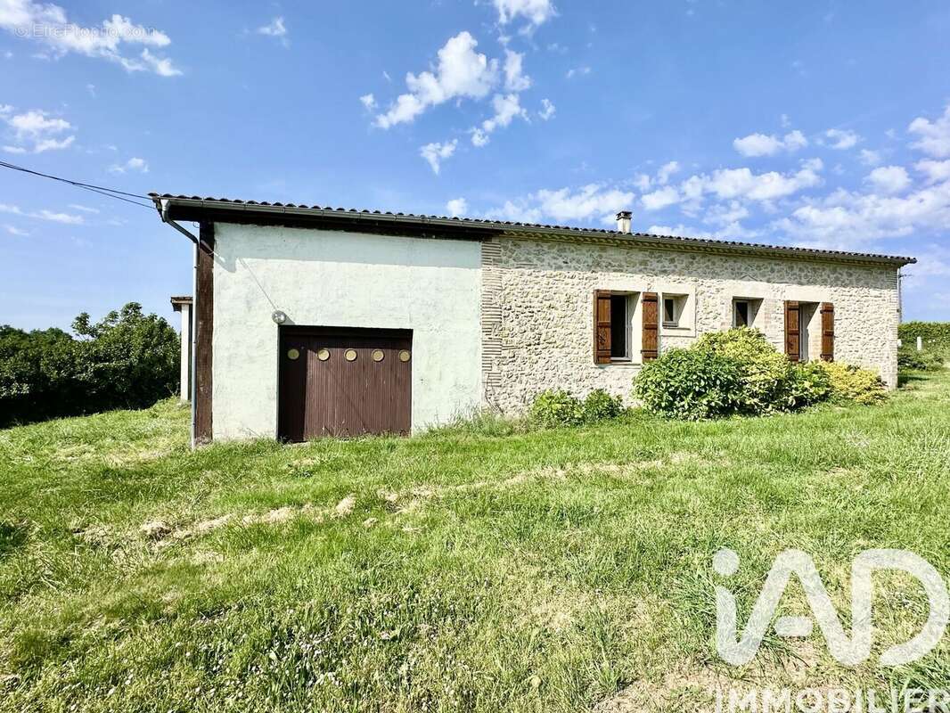Photo 2 - Maison à COCUMONT