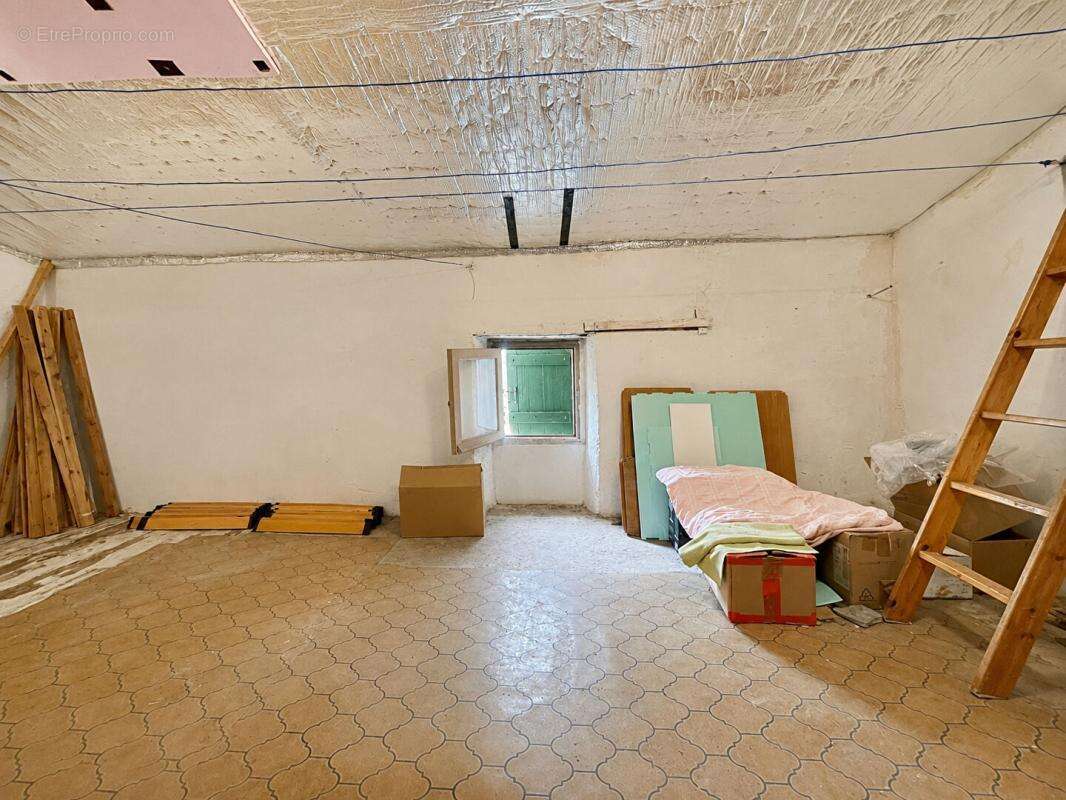 EXCLUSIVITÉ, Maison de ville avec garage, cave à Rieux-Minervois - photo 13