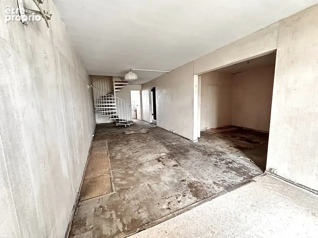 A vendre t5 duplex de 98 m2 à renover - tour anquetil 4 - les abymes - photo 5