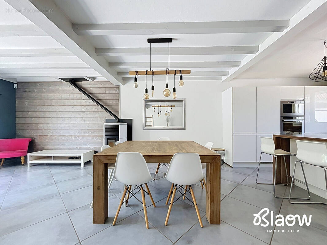 Maison 146 m² à Chassieu  - photo 1