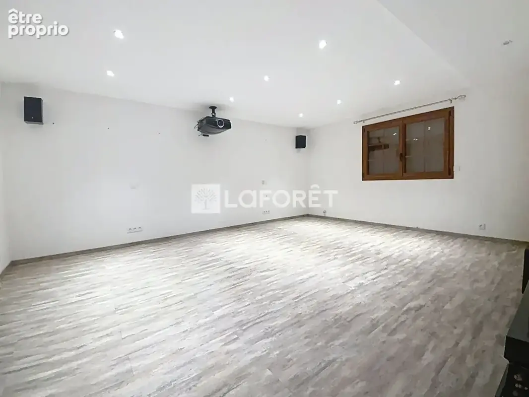 Maison 7 pièce(s) 200 m2 +  Piscine et Dépendances - photo 6