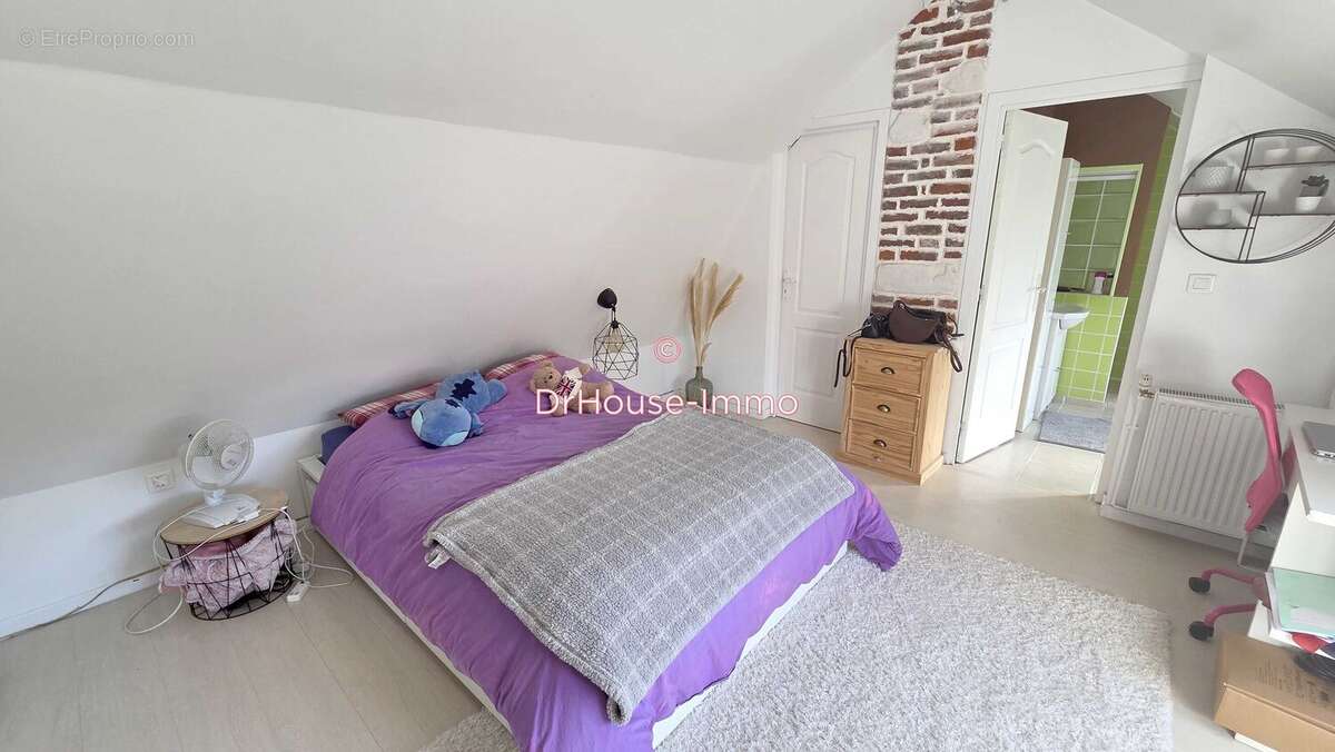 Maison 265 m² à Camphin-En-Carembault  - photo 5