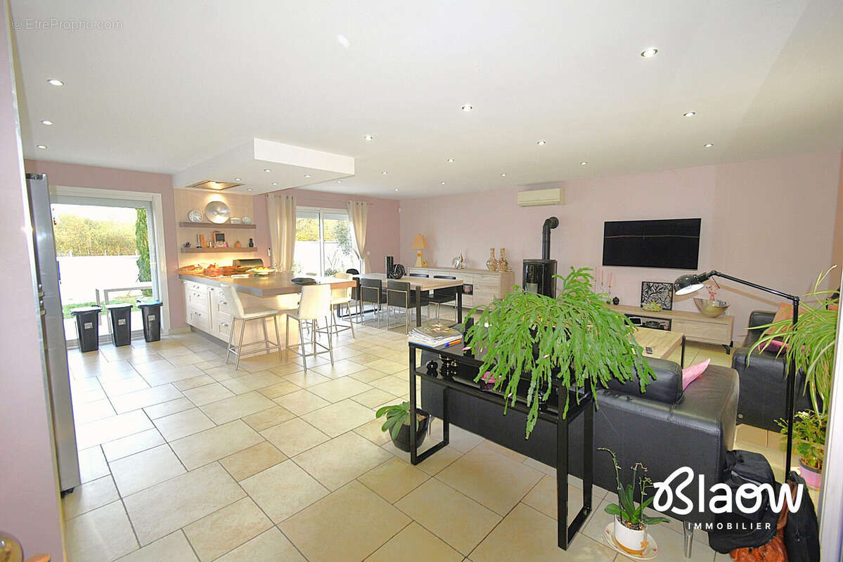 Maison à SAINT-ROMAIN-DE-JALIONAS