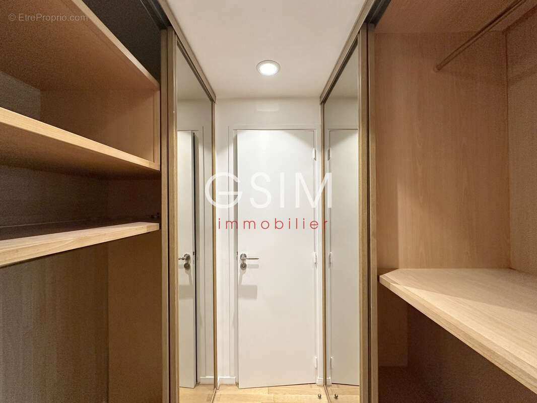 Appartement à NEUILLY-SUR-SEINE