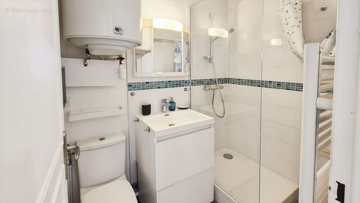 Appartement La Londe Les Maures 2 pièce(s) 24.60 m2   170 000 - photo 8