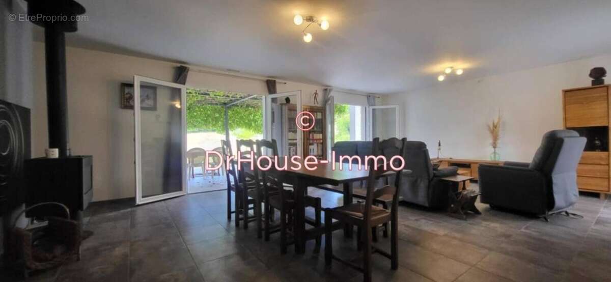 Maison à LA CALMETTE