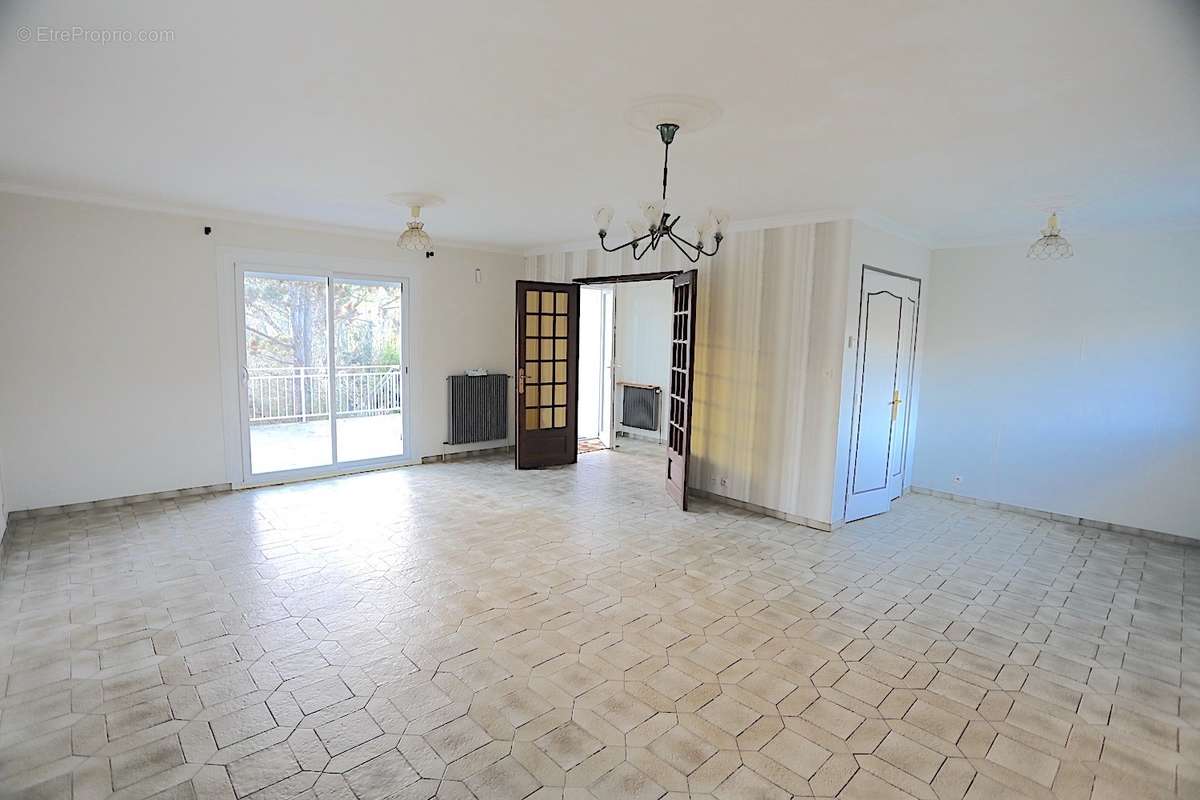 Maison sur 1200m2 de terrain - photo 4
