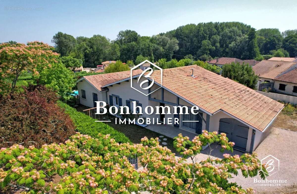 Maison à AYGUEMORTE-LES-GRAVES