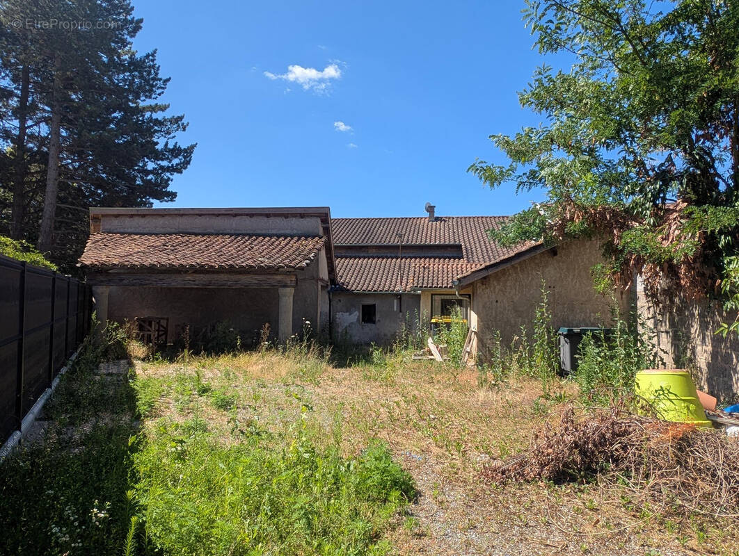 Maison à SAINT-PAUL-DE-VARAX