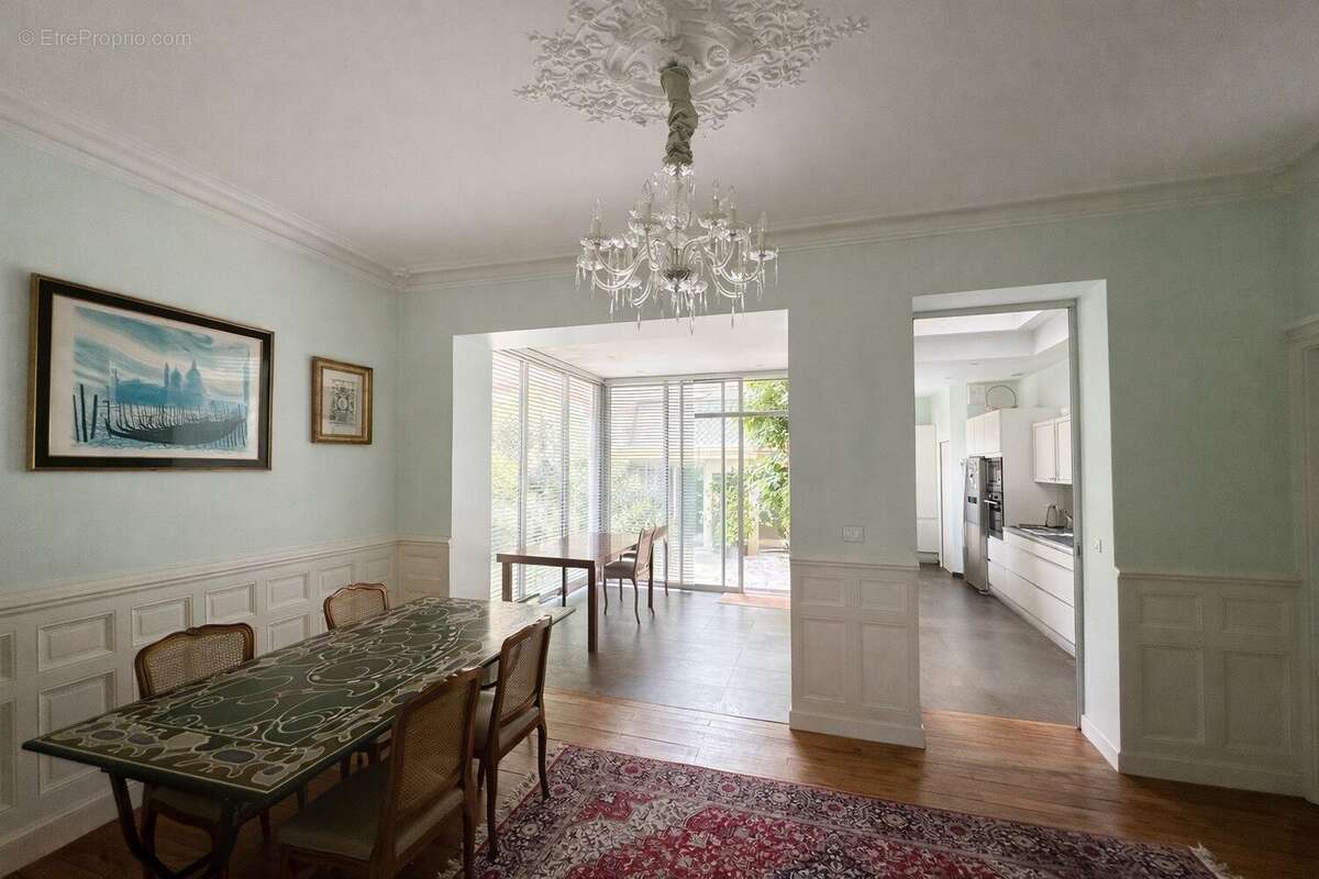 Maison 264 m² à Tours  - photo 3