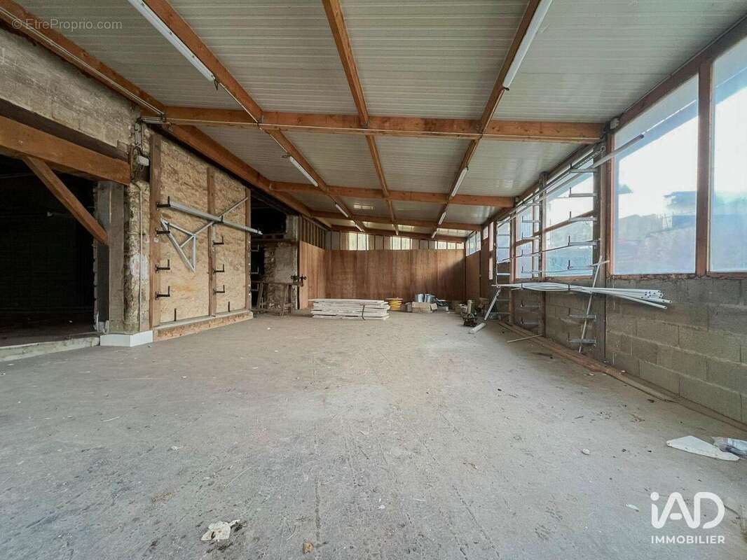 Photo 2 - Commerce à FAINS