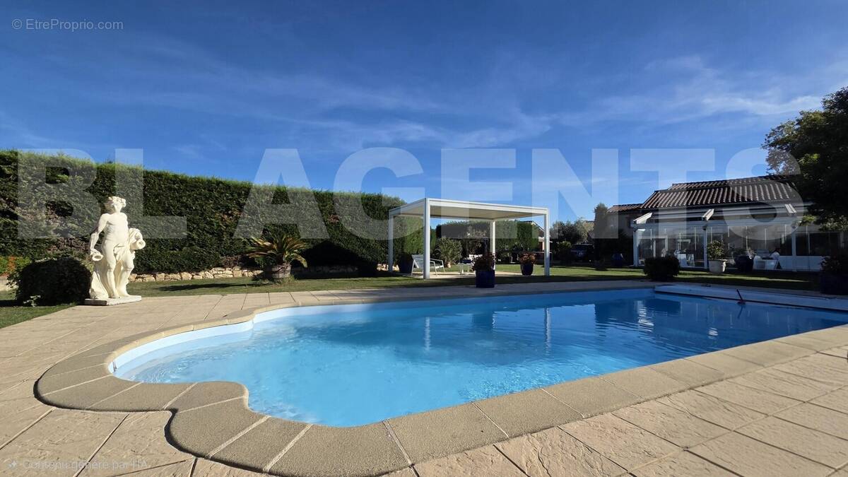 COUVERTURE - Maison à VIELMUR-SUR-AGOUT