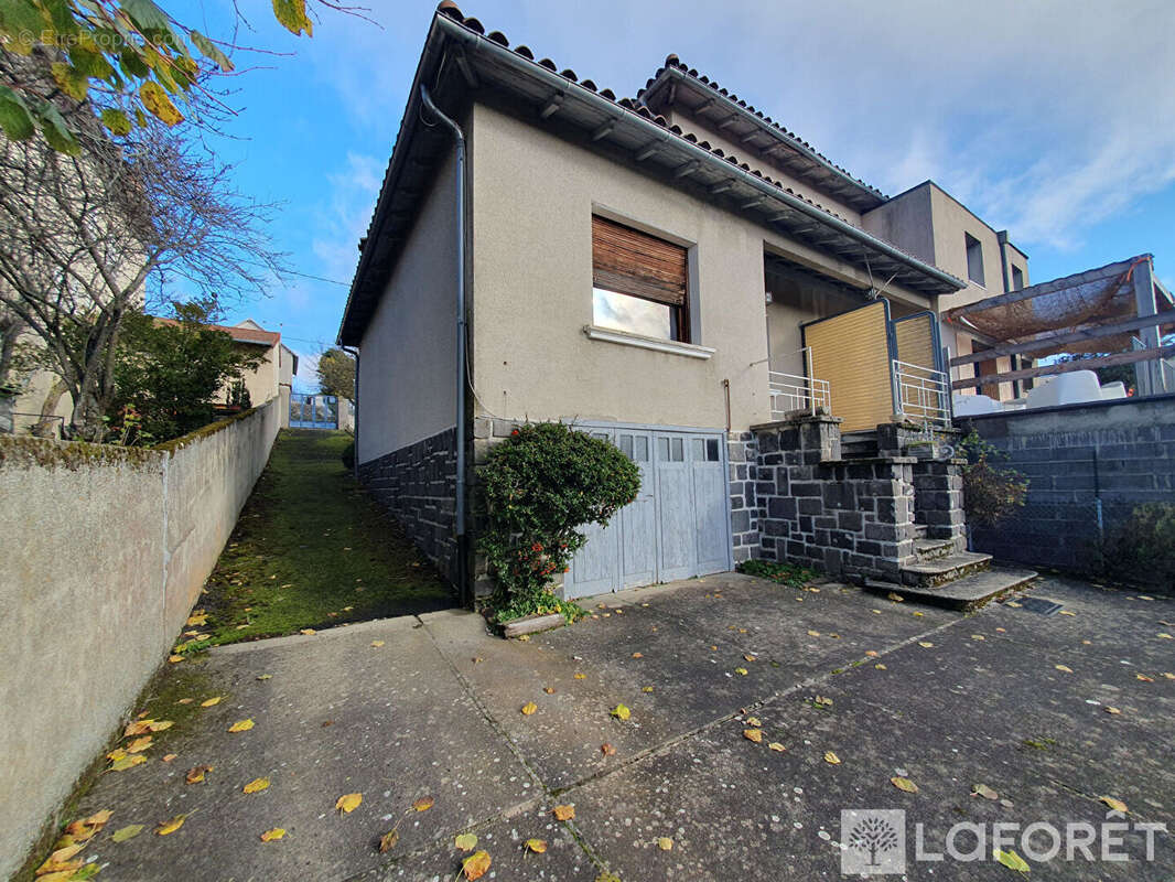 Maison à SAINT-FLOUR