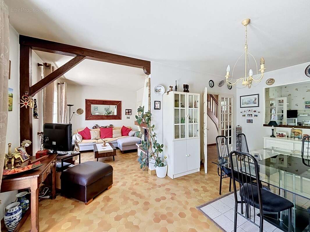 Maison 84 m² à Villebarou  - photo 9