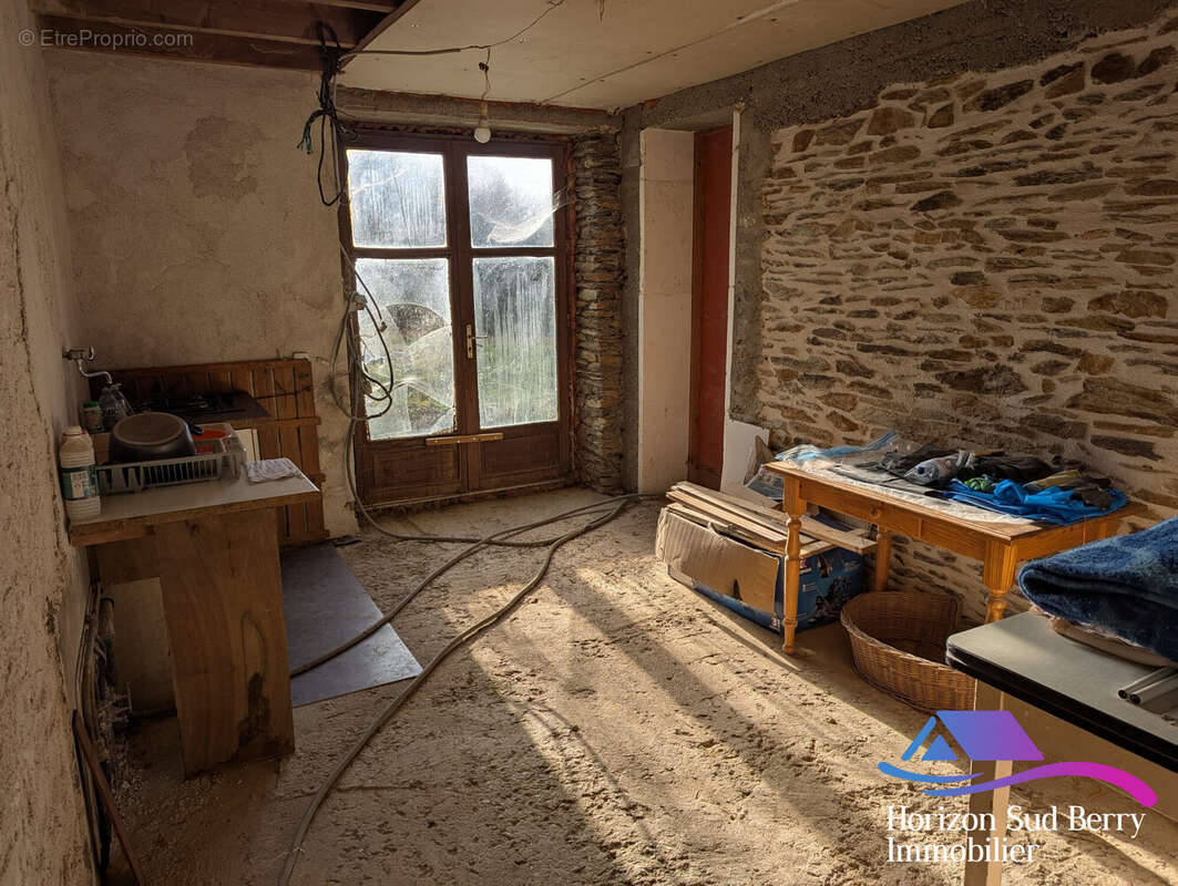 Cuisine à aménager - Maison à VIJON