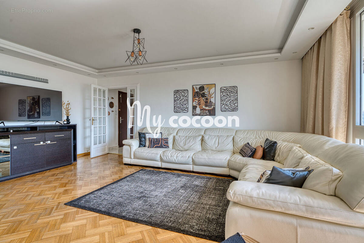 Appartement à LYON-8E
