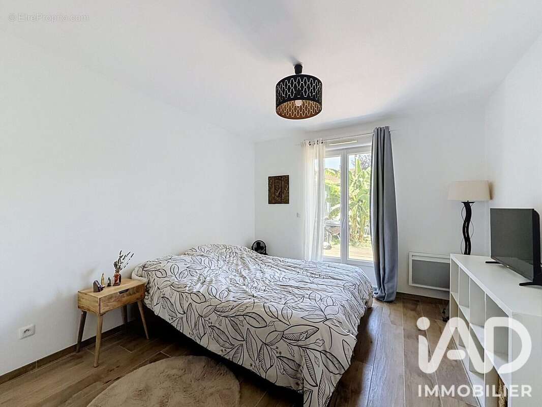 Maison 128 m² à Le Plessis-Bouchard  - photo 6