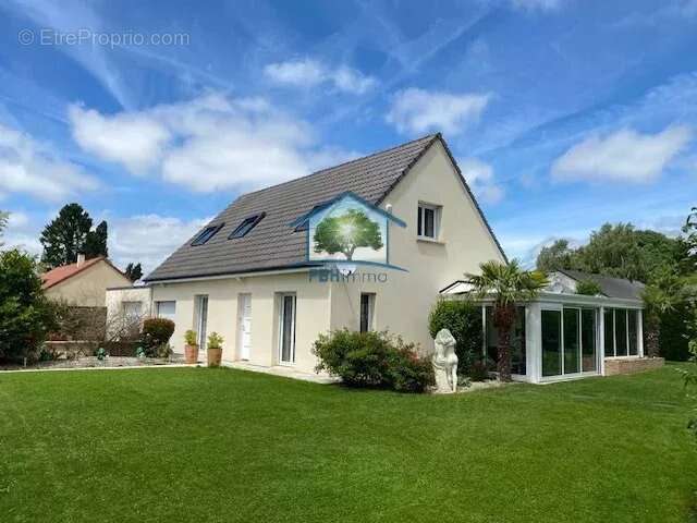 Maison à BUCHY