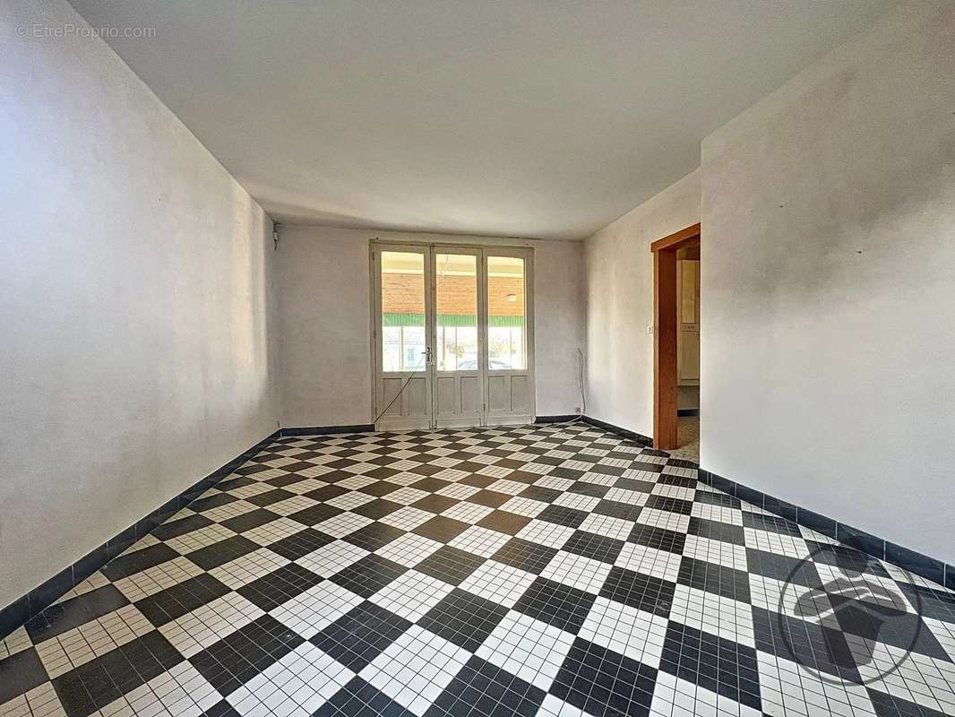 Maison à LES EGLISOTTES-ET-CHALAURES