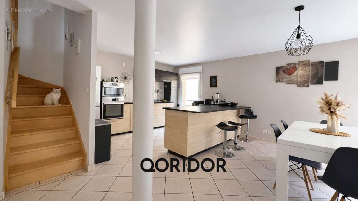 Appartement à GENAY